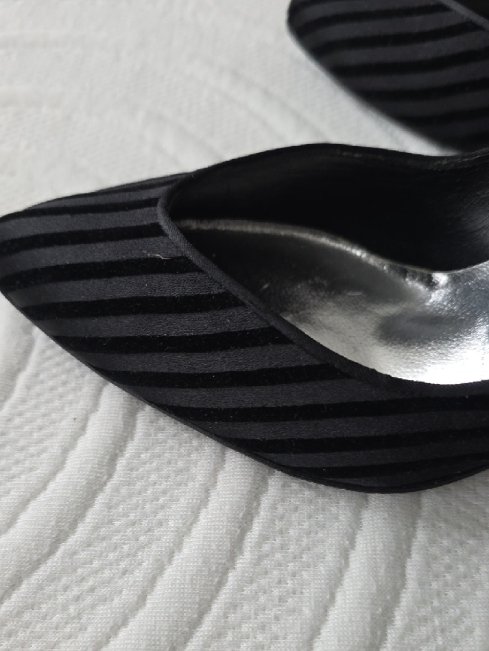 Stuart Weitzman Black Ribbed Pointed-Toe Pumps - Picture 7 of 8